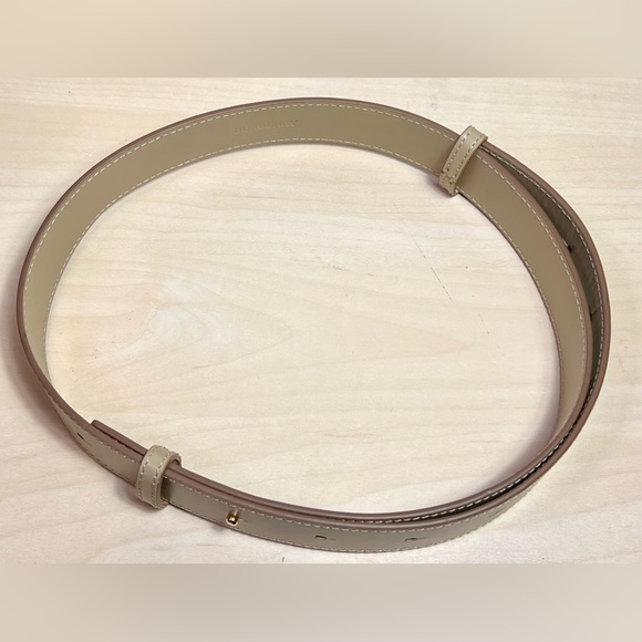 BURBERRY Leather Adjustable Belt - Picture 3 of 4
